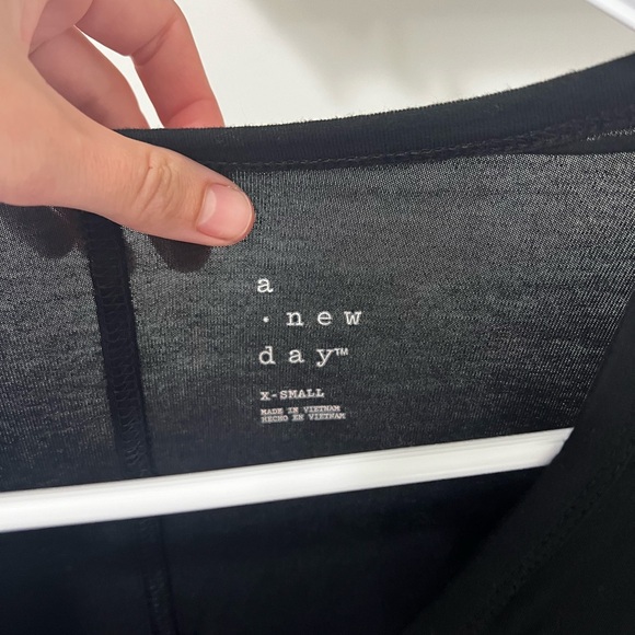 Womens a new day too - Picture 3 of 3